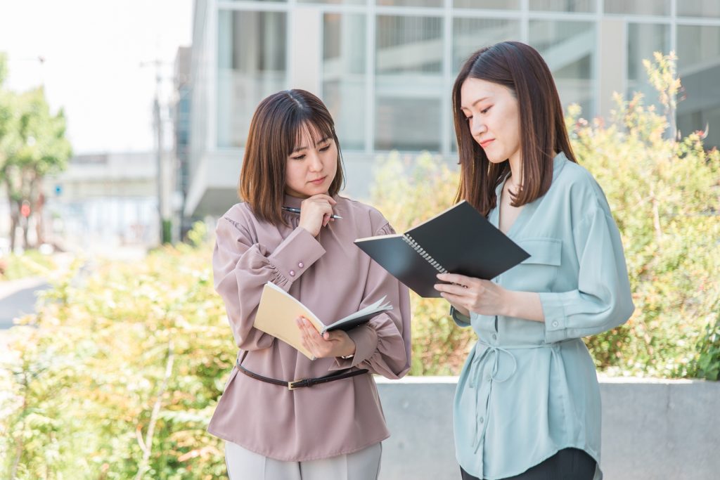 第三者の協力が必要な書類があるとききました…